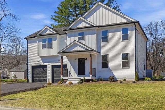 2 Valley Run Dr, Attleboro, MA 02703