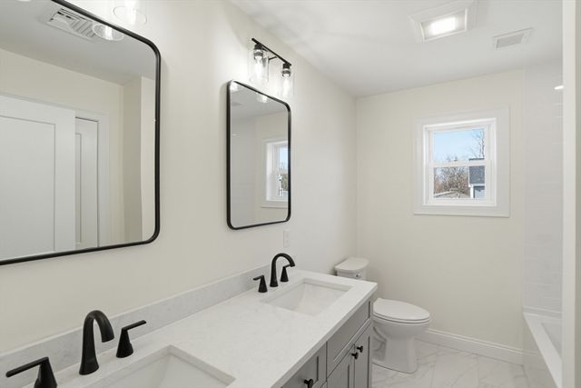 2 Valley Run Dr, Attleboro, MA 02703