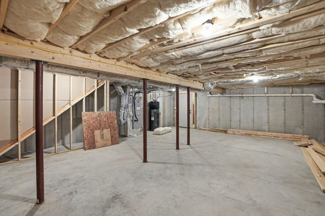 2 Valley Run Dr, Attleboro, MA 02703