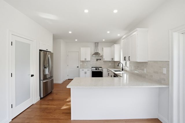 2 Valley Run Dr, Attleboro, MA 02703