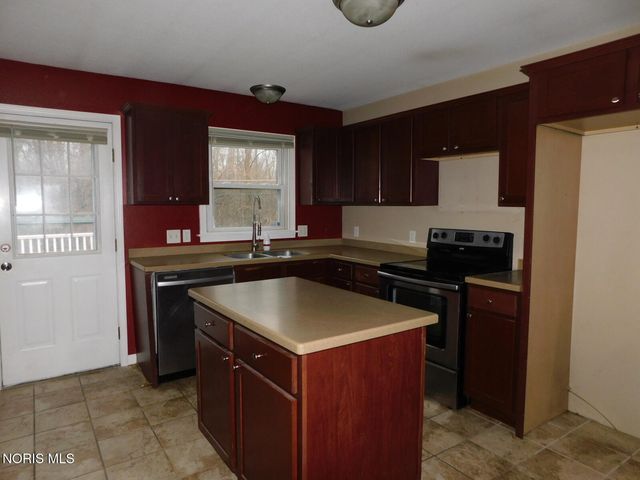 3782 Cherry Hill Court, Northwood, OH 43619