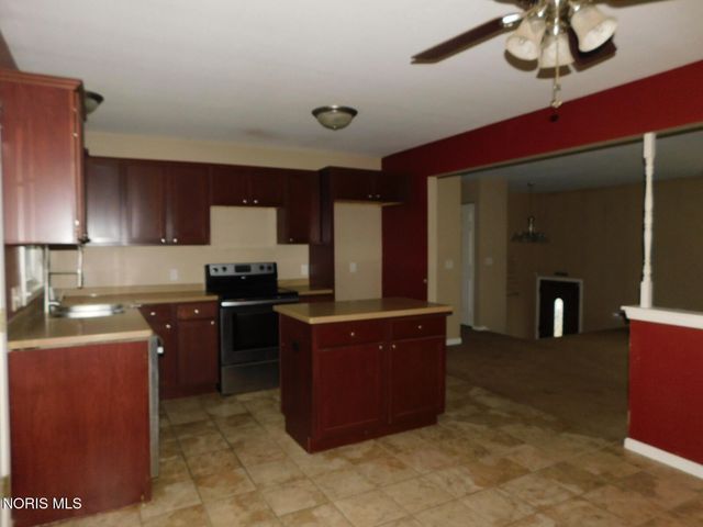 3782 Cherry Hill Court, Northwood, OH 43619