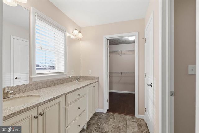 664 RICHMOND DR, Lancaster, PA 17601