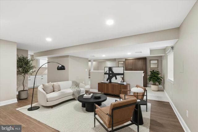 664 RICHMOND DR, Lancaster, PA 17601