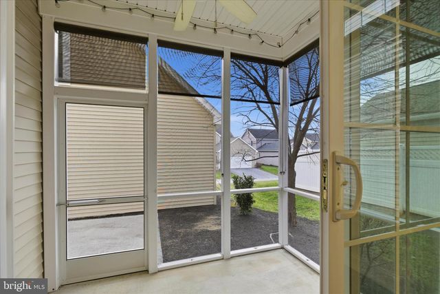 664 RICHMOND DR, Lancaster, PA 17601