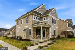 664 RICHMOND DR, Lancaster, PA 17601