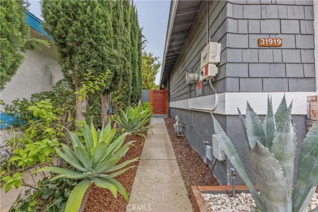 31919 Cinnabar, Castaic, CA 91384