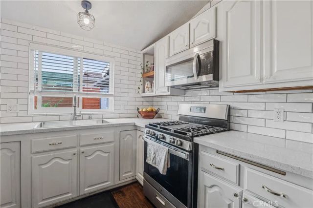 31919 Cinnabar, Castaic, CA 91384