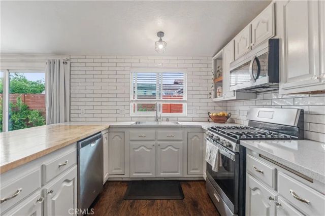 31919 Cinnabar, Castaic, CA 91384
