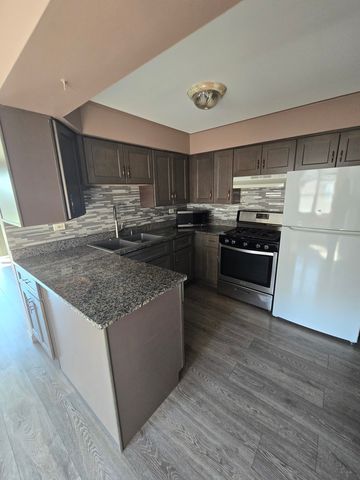 7816 W 79 Place 2, Bridgeview, IL 60455