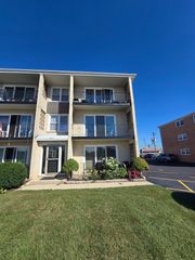 7816 W 79 Place 2, Bridgeview, IL 60455
