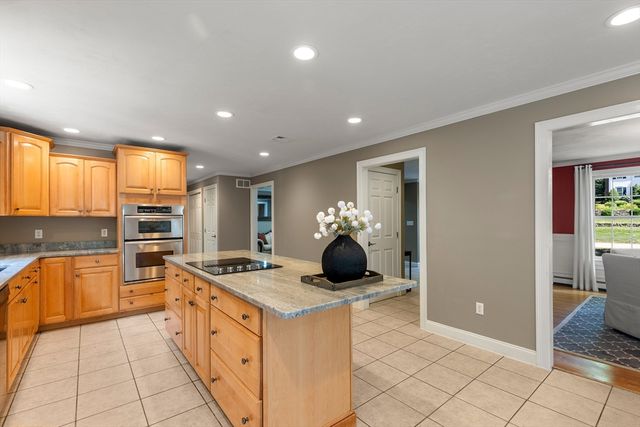 90 Northridge Dr, East Bridgewater, MA 02333