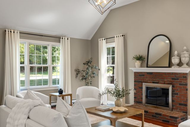 90 Northridge Dr, East Bridgewater, MA 02333