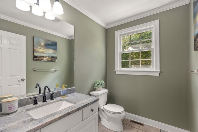 90 Northridge Dr, East Bridgewater, MA 02333