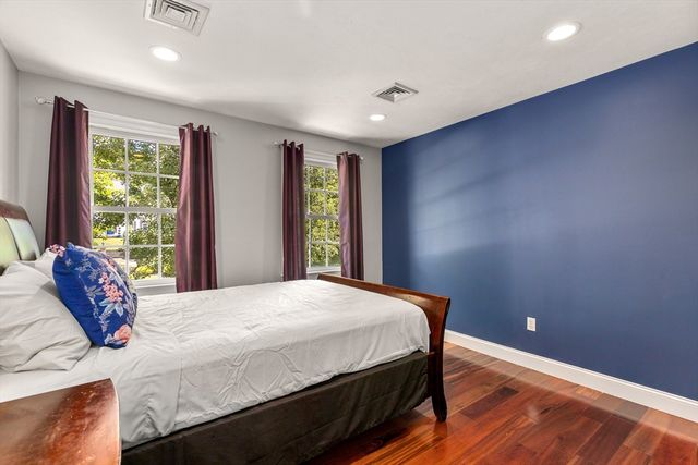 90 Northridge Dr, East Bridgewater, MA 02333