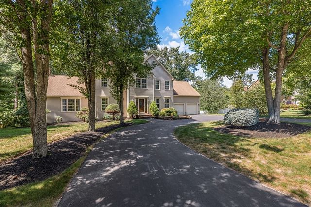 90 Northridge Dr, East Bridgewater, MA 02333
