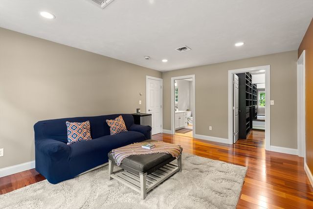 90 Northridge Dr, East Bridgewater, MA 02333
