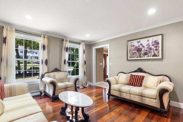 90 Northridge Dr, East Bridgewater, MA 02333