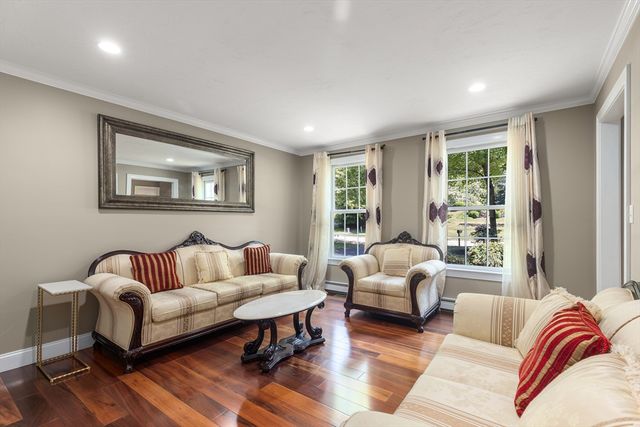 90 Northridge Dr, East Bridgewater, MA 02333