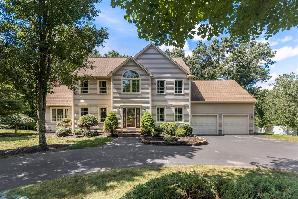 90 Northridge Dr, East Bridgewater, MA 02333