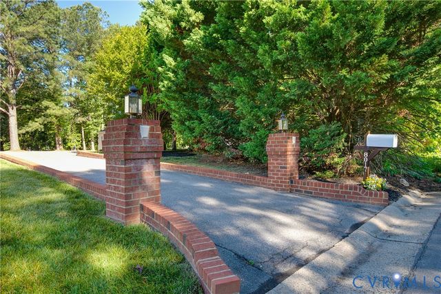 8017 Arbor Glen Pl, Henrico, VA 23227