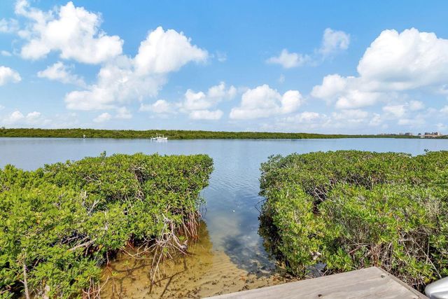 2404 Harbour Cove Drive, Hutchinson Island, FL 34949