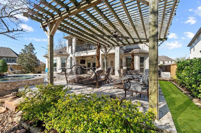 5131 Rowley Falls Lane, Sugar Land, TX 77479