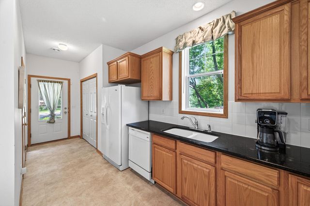 6597 Linwood Drive NE, Albertville, MN 55301