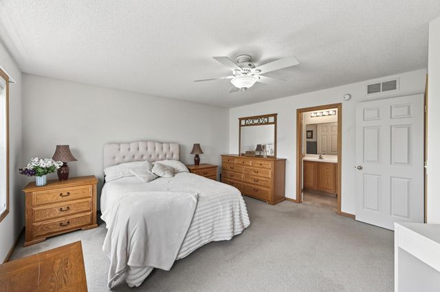 6597 Linwood Drive NE, Albertville, MN 55301
