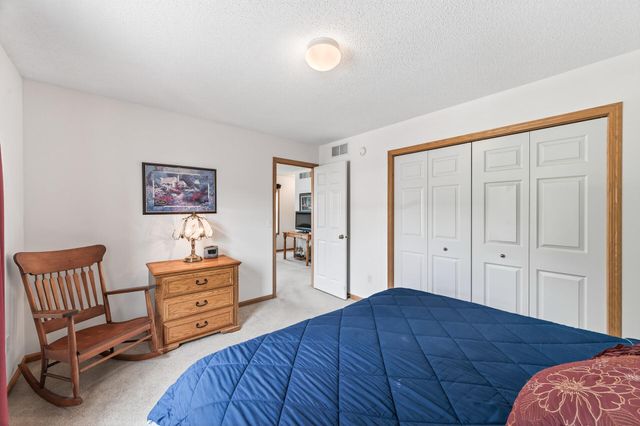 6597 Linwood Drive NE, Albertville, MN 55301