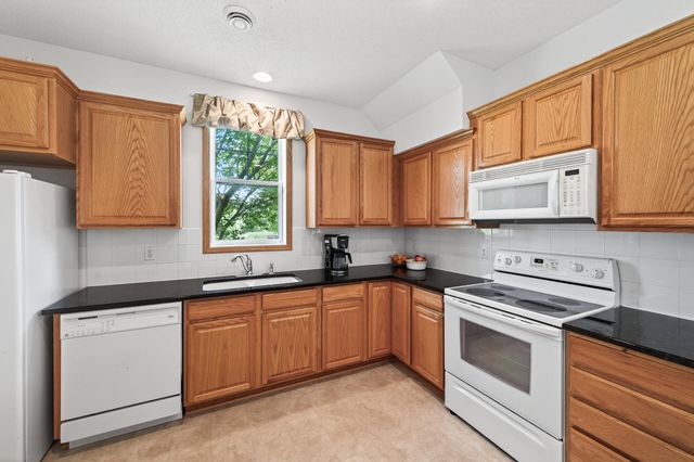 6597 Linwood Drive NE, Albertville, MN 55301