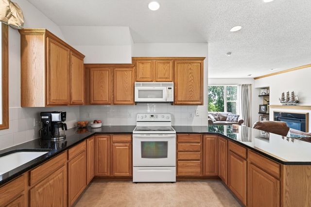 6597 Linwood Drive NE, Albertville, MN 55301