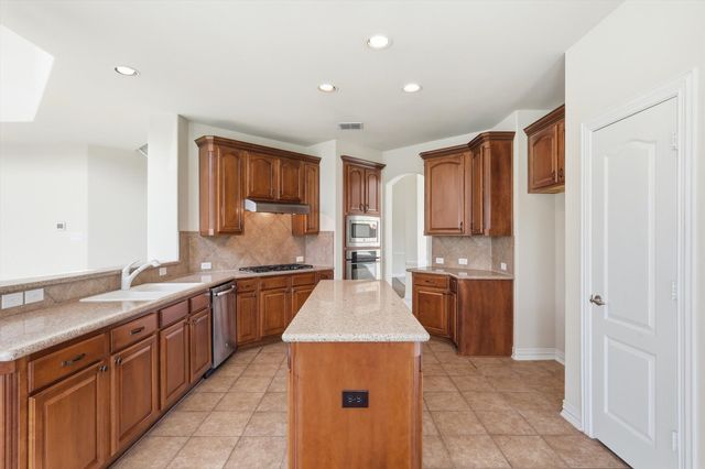 1131 Durango Circle, Shady Shores, TX 76208