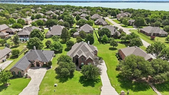 1131 Durango Circle, Shady Shores, TX 76208