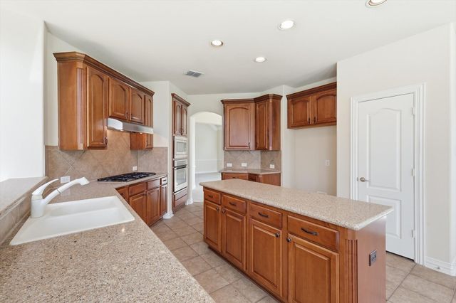 1131 Durango Circle, Shady Shores, TX 76208