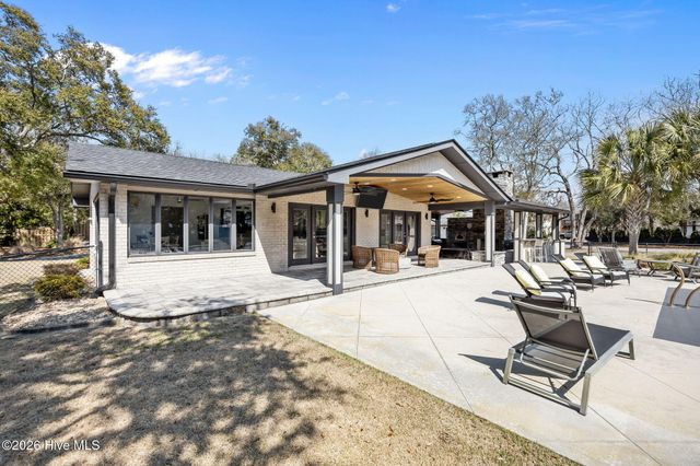 114 SW 14th Street, Oak Island, NC 28465