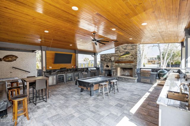 114 SW 14th Street, Oak Island, NC 28465