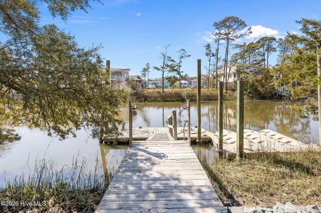 114 SW 14th Street, Oak Island, NC 28465