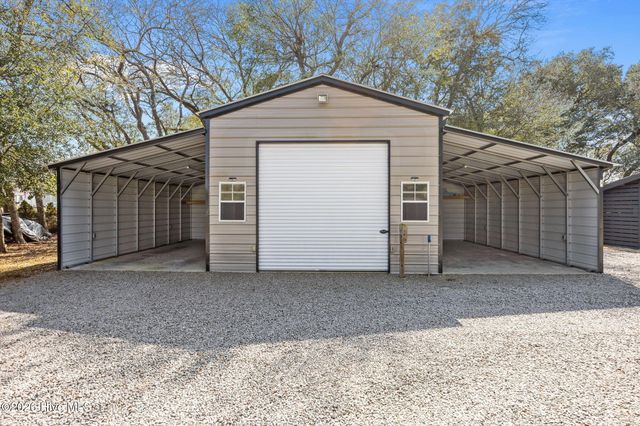 114 SW 14th Street, Oak Island, NC 28465