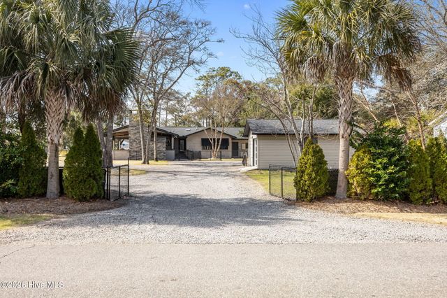 114 SW 14th Street, Oak Island, NC 28465
