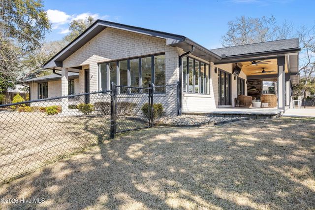 114 SW 14th Street, Oak Island, NC 28465