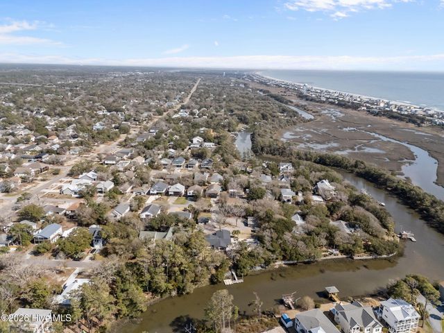 114 SW 14th Street, Oak Island, NC 28465