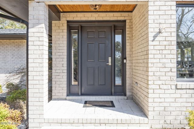 114 SW 14th Street, Oak Island, NC 28465