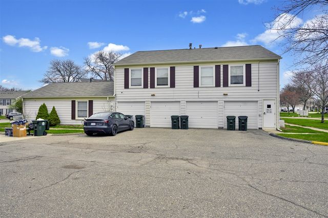 2806 Willow Ct Drive, Lake Orion, MI 48360