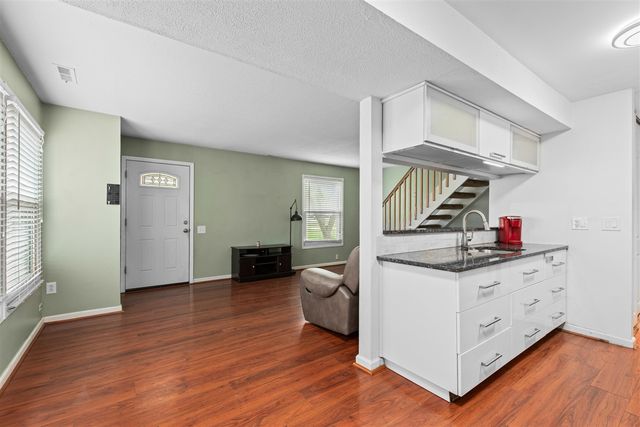 2806 Willow Ct Drive, Lake Orion, MI 48360