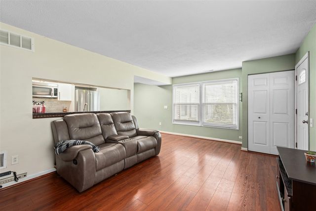 2806 Willow Ct Drive, Lake Orion, MI 48360