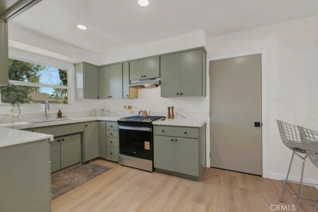 16125 Haynes Street, Van Nuys, CA 91406