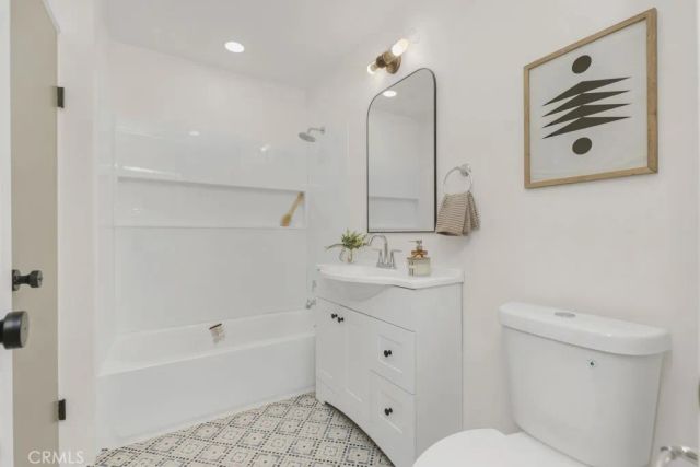 16125 Haynes Street, Van Nuys, CA 91406