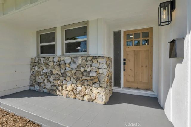 16125 Haynes Street, Van Nuys, CA 91406