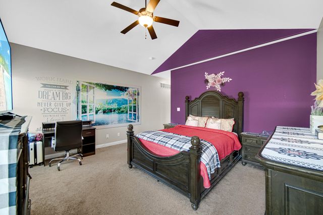 853 E Shakespeare Drive, Valparaiso, IN 46383